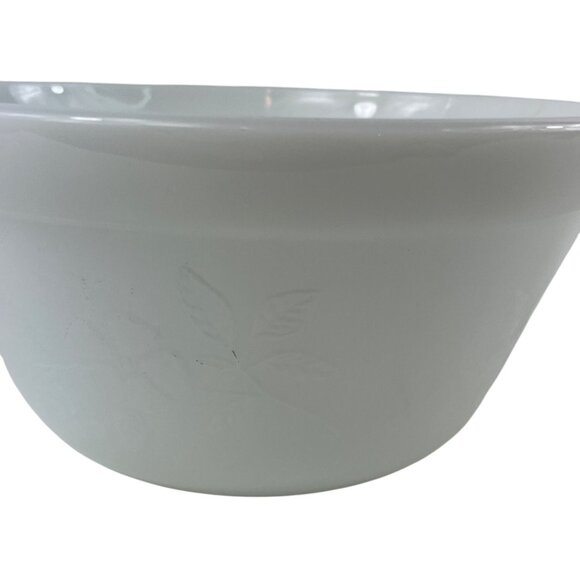 Vintage Federal Glass USA White 'Blossom' Embossed 7" Mixing Bowl - Picture 4 of 10